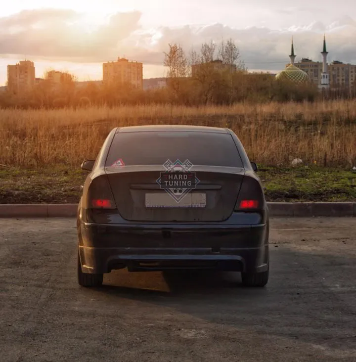 Накладка на задний бампер Ford Focus 2 Дорестайлинг Седан