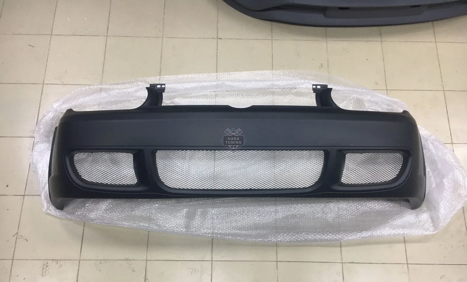 Передний бампер SPORT (R32) Volkswagen Golf 4 (1997-2003)