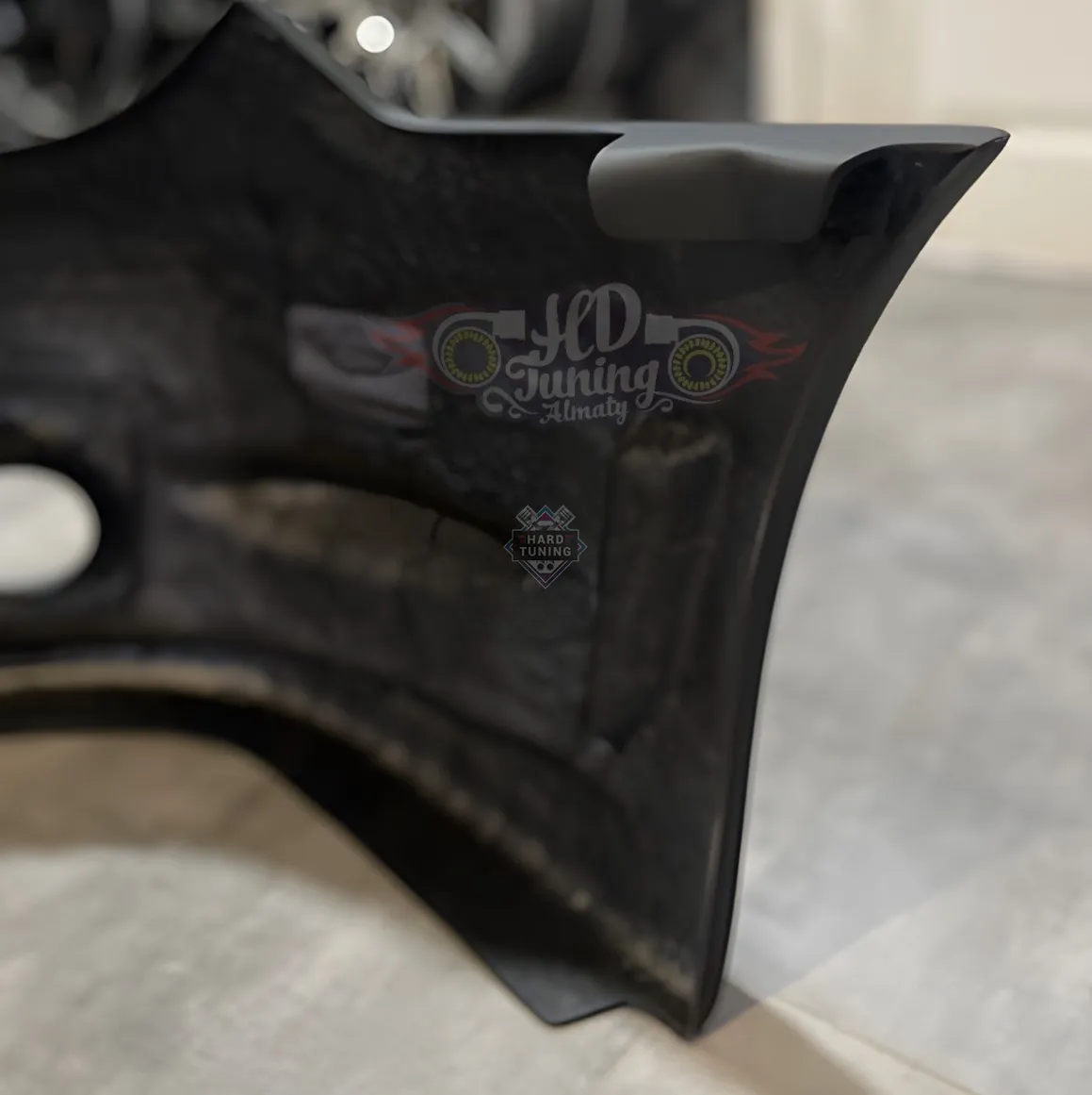 Бампер передний STI с отверстиями под туманки Subaru Impreza GDB Лиса