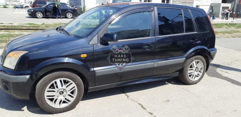 Накладки на пороги Ford Fusion