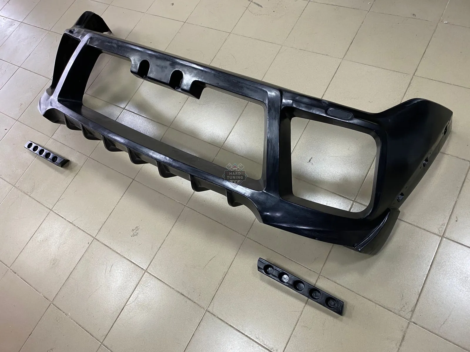 Комплект обвеса HT Mitsubishi Pajero 4 (2006-2014) дорестайлинг и 1й рестайлинг
