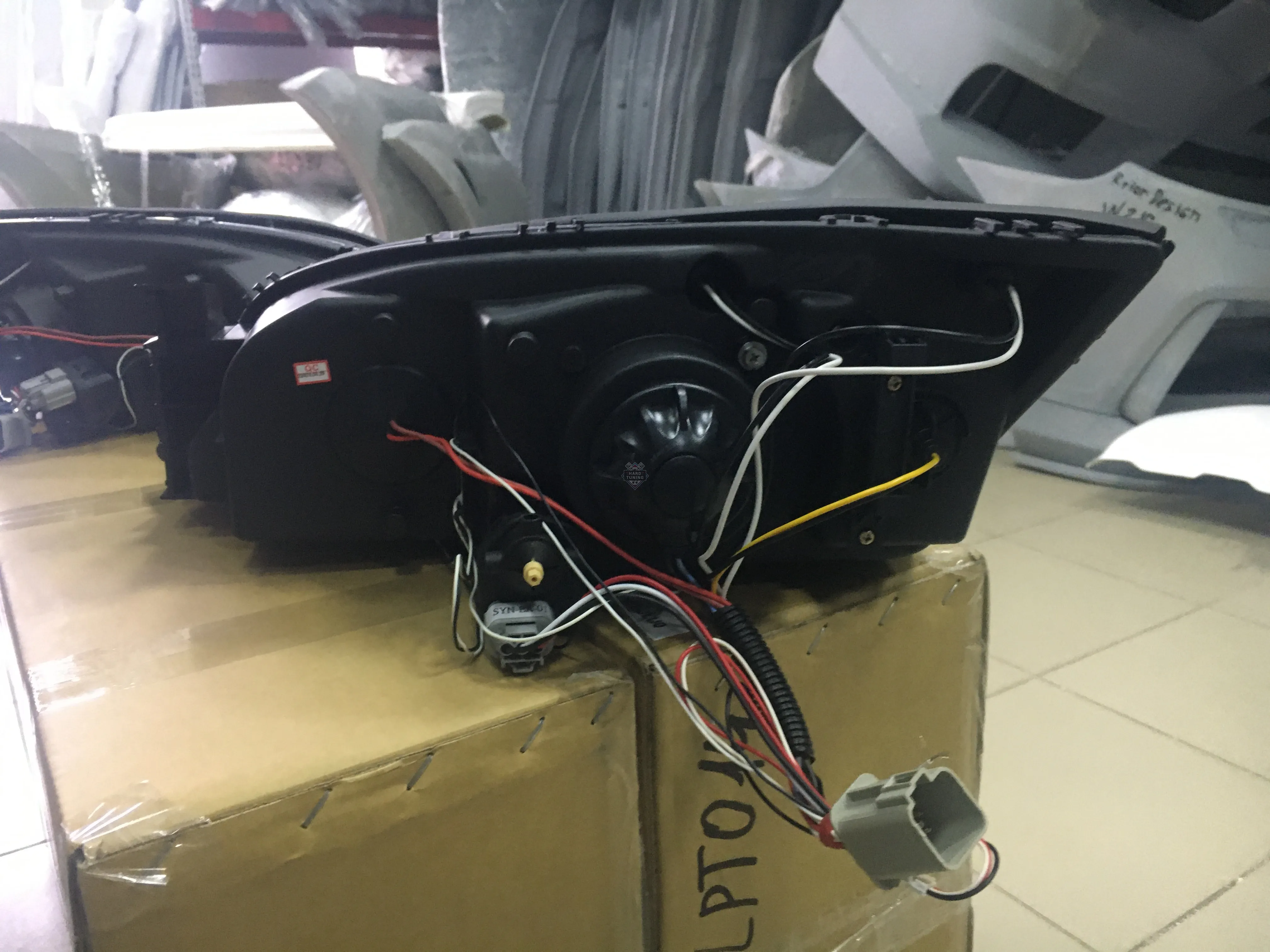 Передние фары Ford Mondeo 3 (2000-2007) Angel Eyes черные
