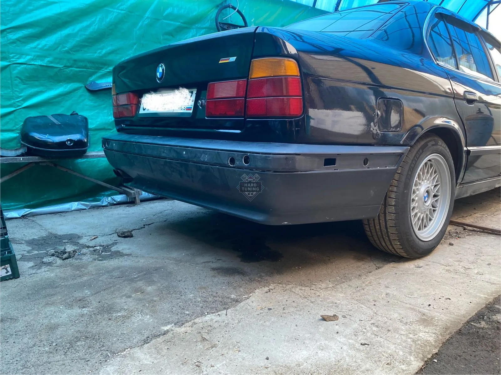 Задний бампер под съёмные молдинги M-TECHNIK BMW E34 с креплениями