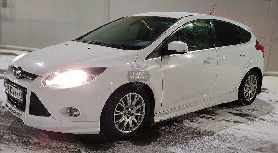 Накладки на пороги Ford Focus 3 дорестайлинг