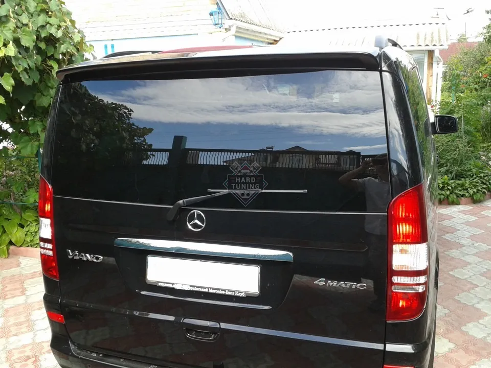Спойлер на крышу багажника Mercedes Viano (W639)