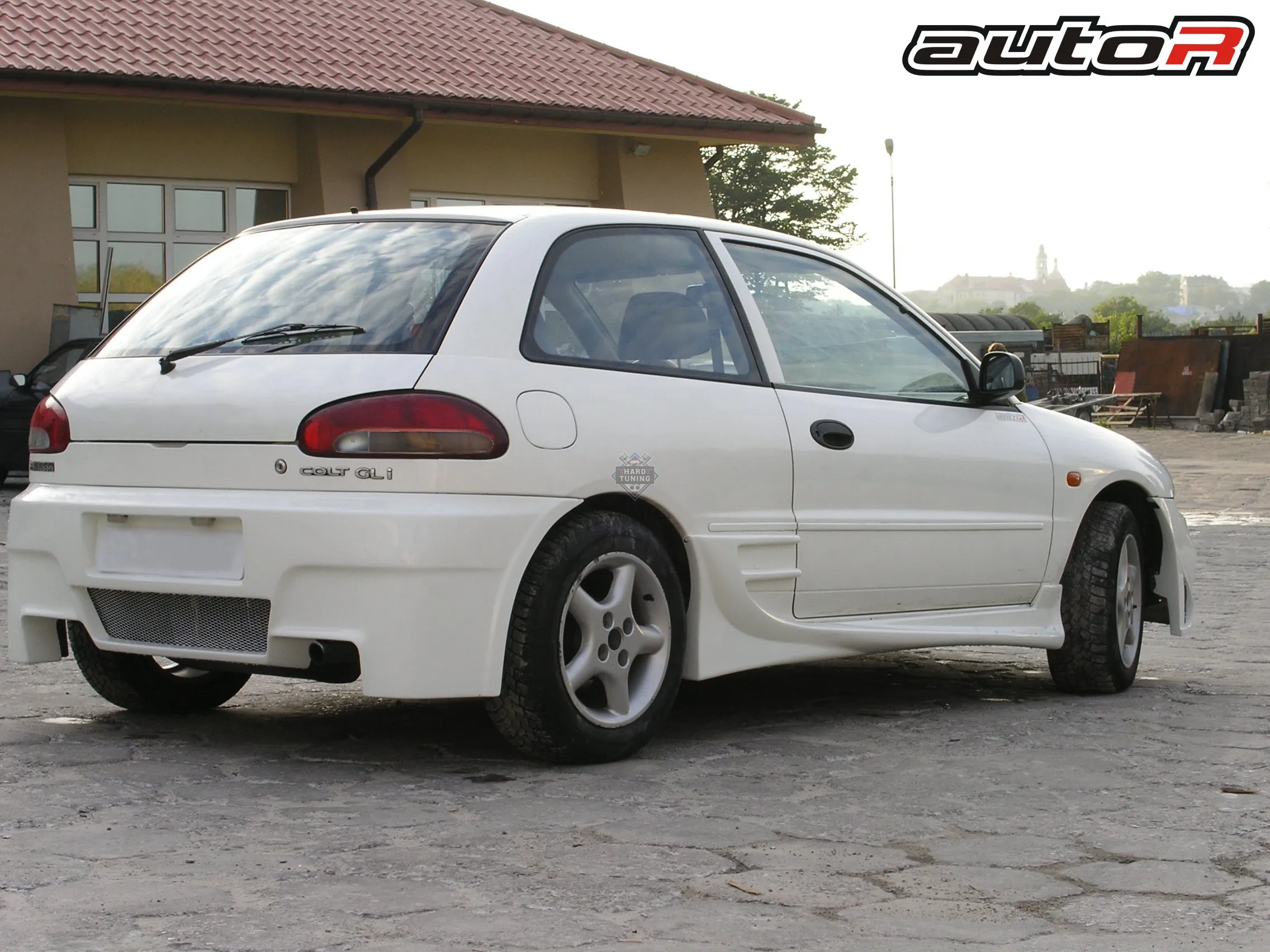 Задний бампер Auto R Mitsubishi Colt
