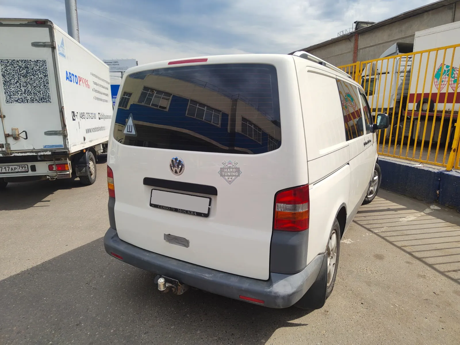 Задняя дверь хлопушка стеклопластик Volkswagen T5 под стекло