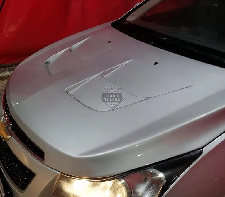 Капот с жабрами Chevrolet Cruze