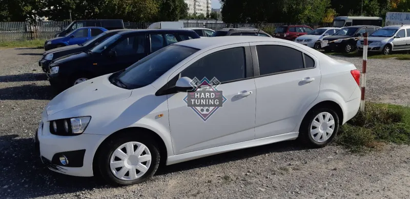 Накладки на пороги Chevrolet Aveo