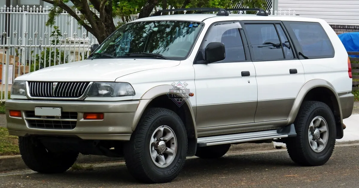 Передние крылья стеклопластик Mitsubishi Challenger K9_W (1996-1999) дорест