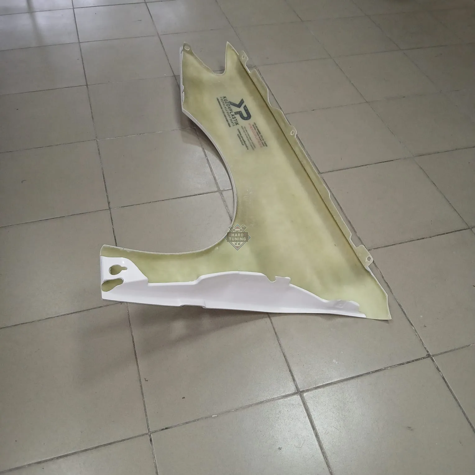 Передние крылья Peugeot 406 1995-1999 штатные пластиковые комплект