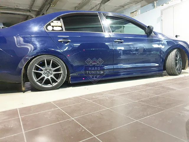 Накладки на пороги CSR Style Skoda Rapid 1