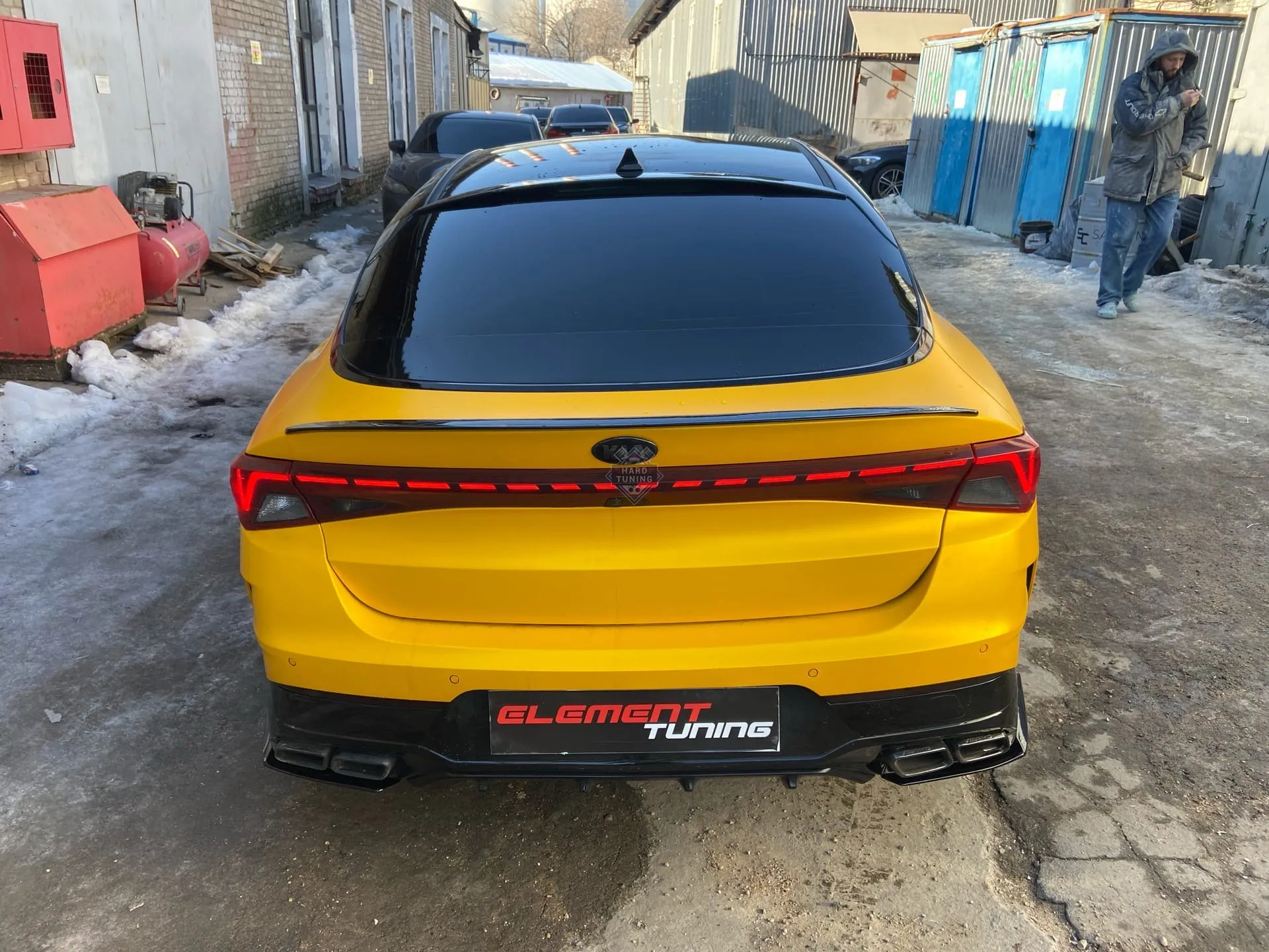 Обвес из сплиттеров и элеронов KIA K5 обычная версия