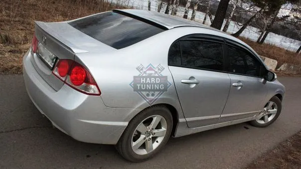 Козырек на заднее стекло Honda Civic 8 4D