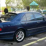 Накладки на пороги LORINSER Mercedes E-Class W210