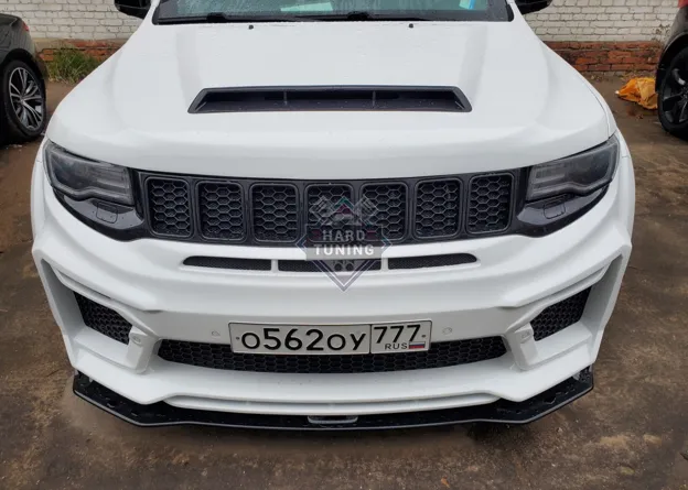 Передний бампер в сборе с решеткой радиатора SRT8 Jeep Grand Cherokee WK2