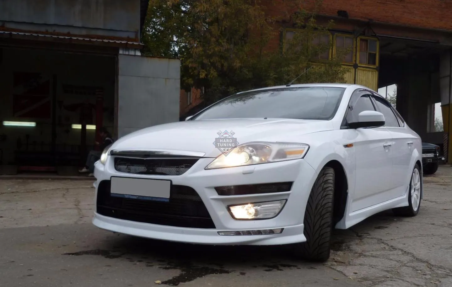 Передний бампер Ford Mondeo 4