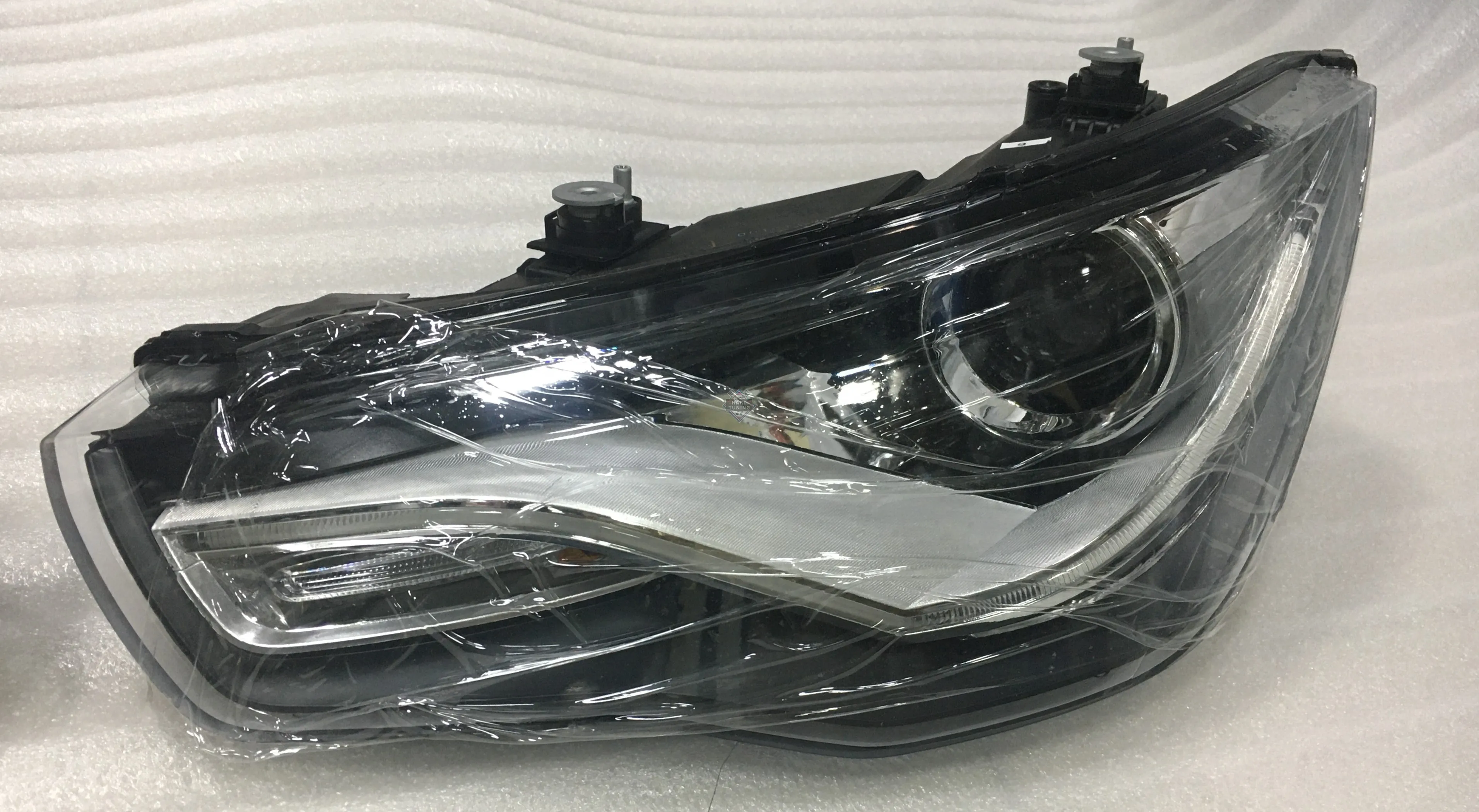 Передние фары AUDI A1 2010-2014 HEADLIGHTS TRUE DRL fits черные
