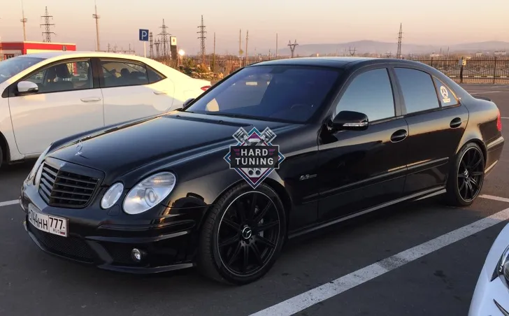 Передний бампер AMG 6.3 Mercedes W211