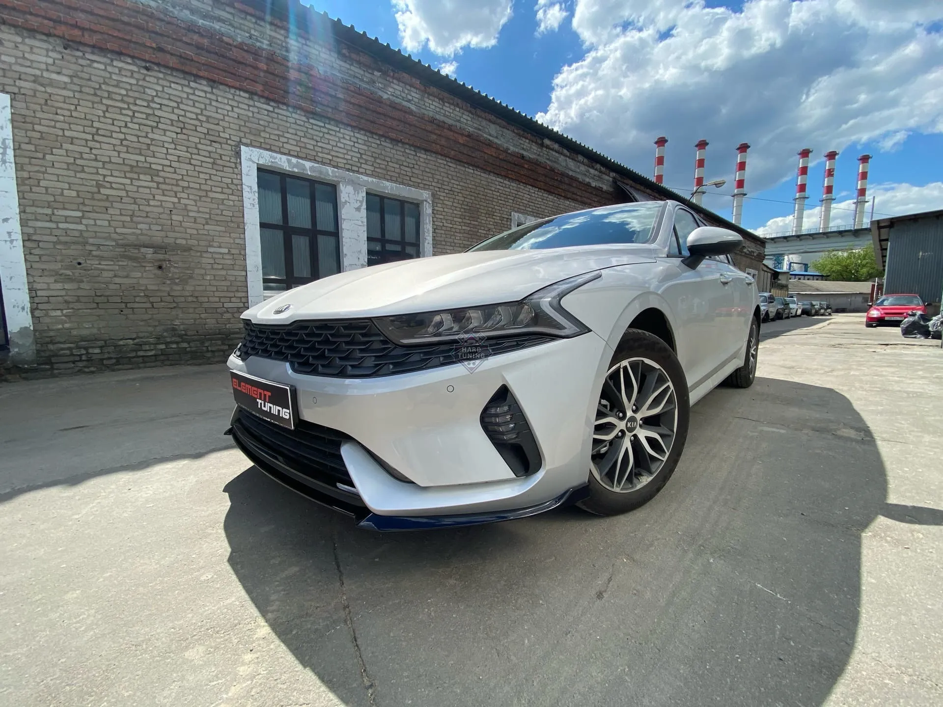Обвес из сплиттеров и элеронов KIA K5 обычная версия