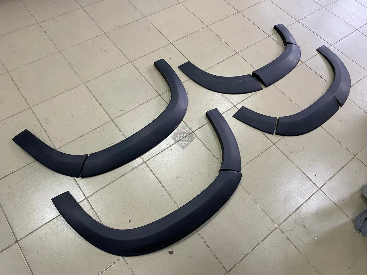 Расширители арок CARACTERE VW Tiguan