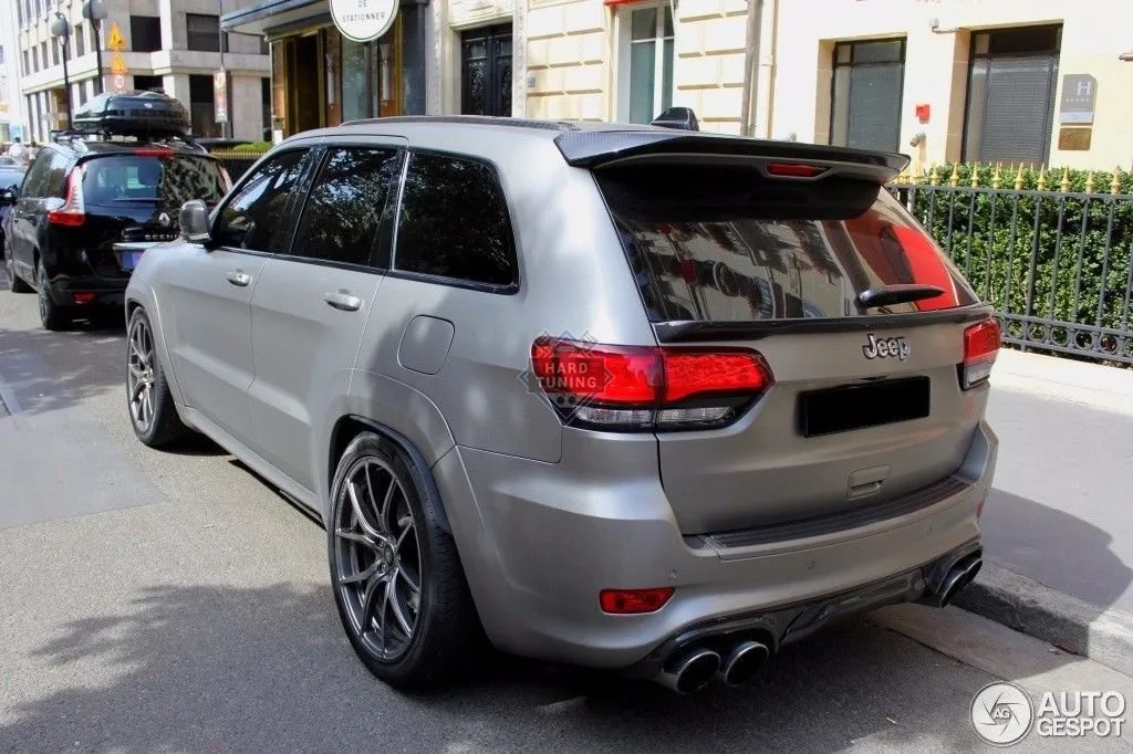 Спойлер нижний Laredo Jeep Grand Cherokee WK2