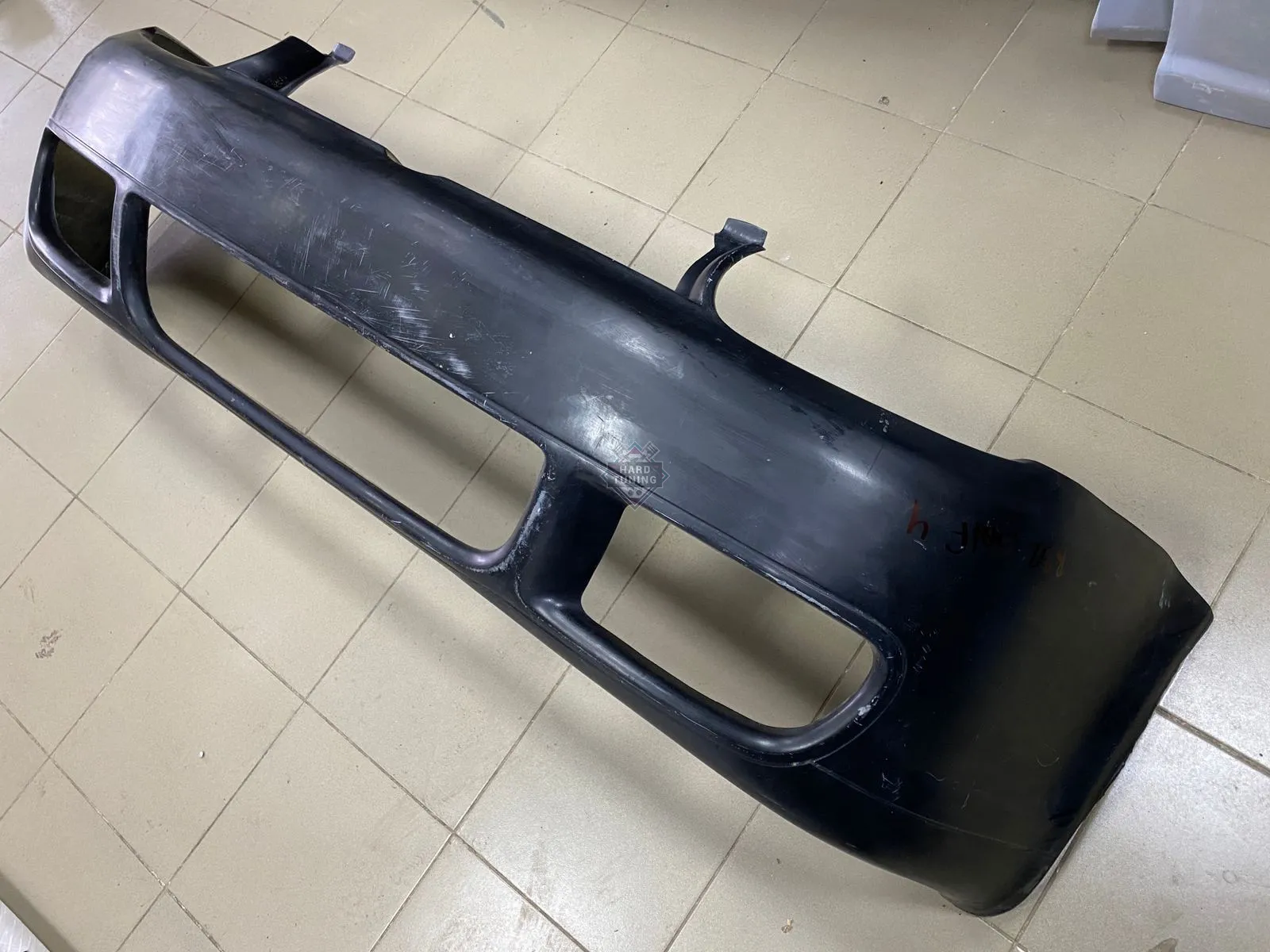 Передний бампер R32 Volkswagen Golf 4
