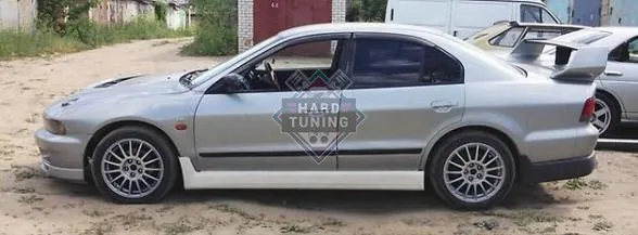 Накладки на пороги VR-4 Super для Mitsubishi Galant 8
