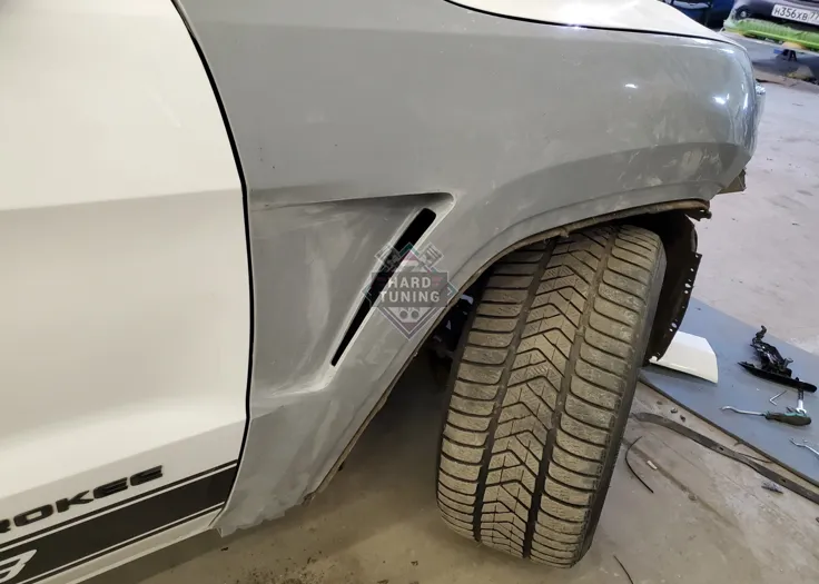 Передние крылья HT Jeep Grand Cherokee WK2
