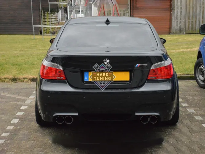 Бленда M5 под прямоугольный ГОС номер BMW E60