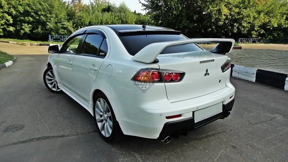 Накладка на задний бампер EVO V2 Mitsubishi Lancer 10 (2007-2016)
