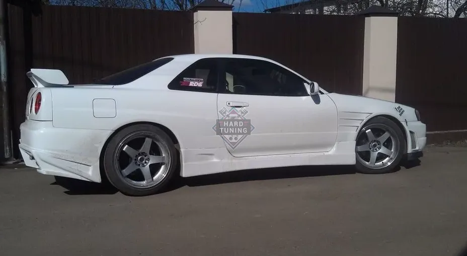 Передние крылья L-Style Nissan Skyline R34 +25 мм