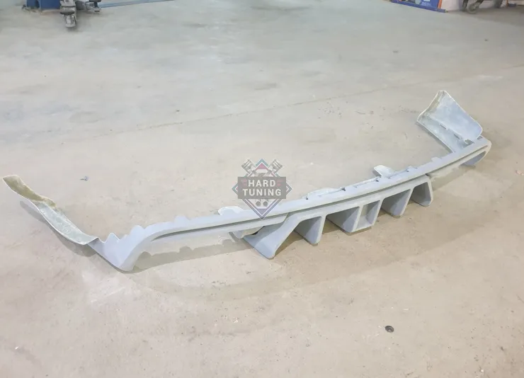Диффузор заднего бампера REN Jeep Grand Cherokee WK2 со стоп сигналом