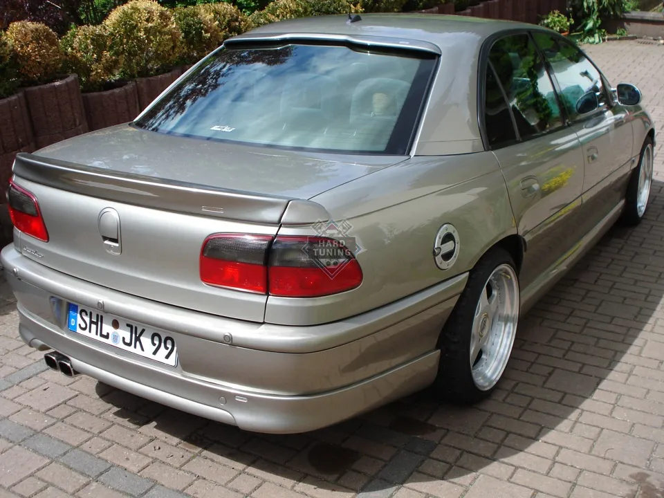 Накладка на задний бампер STEINMETZ Opel Omega B дорестайлинг