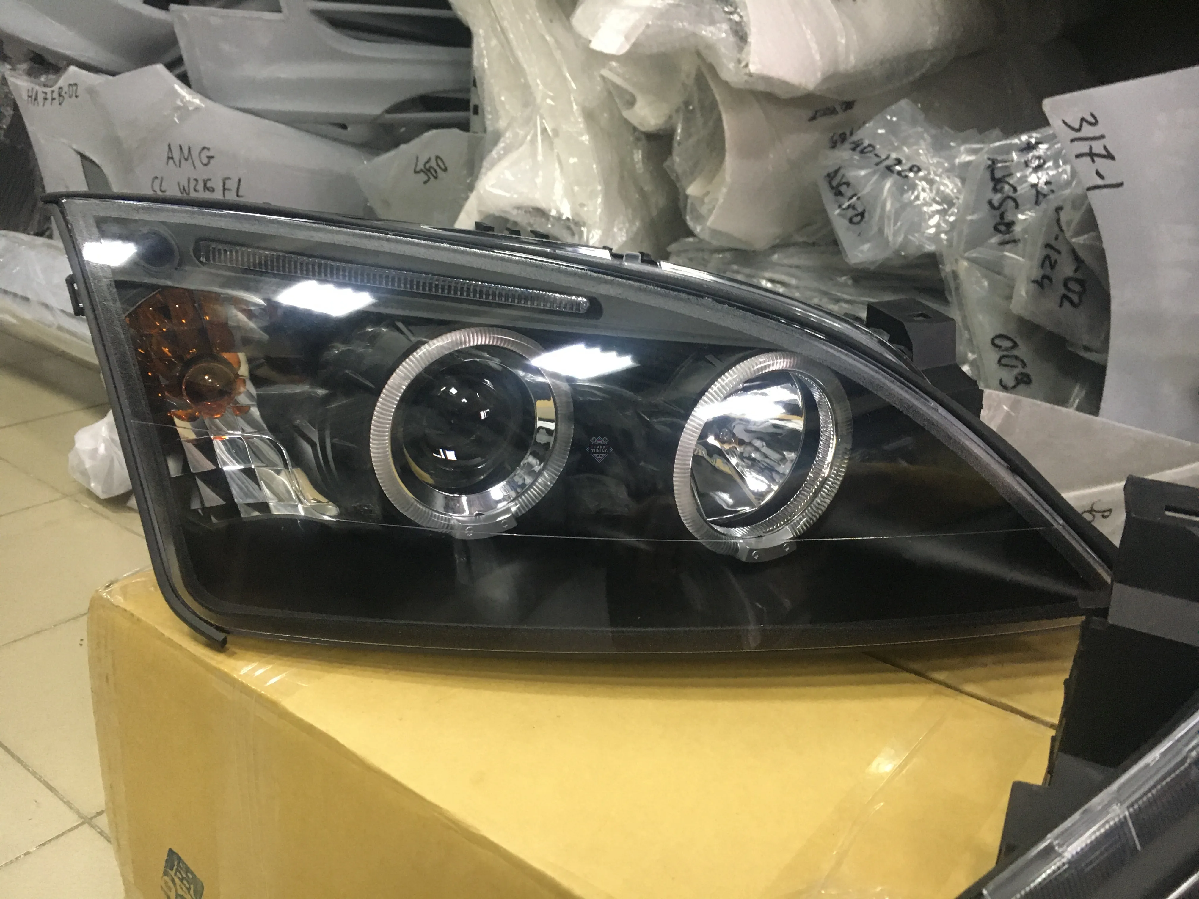 Передние фары Ford Mondeo 3 (2000-2007) Angel Eyes черные