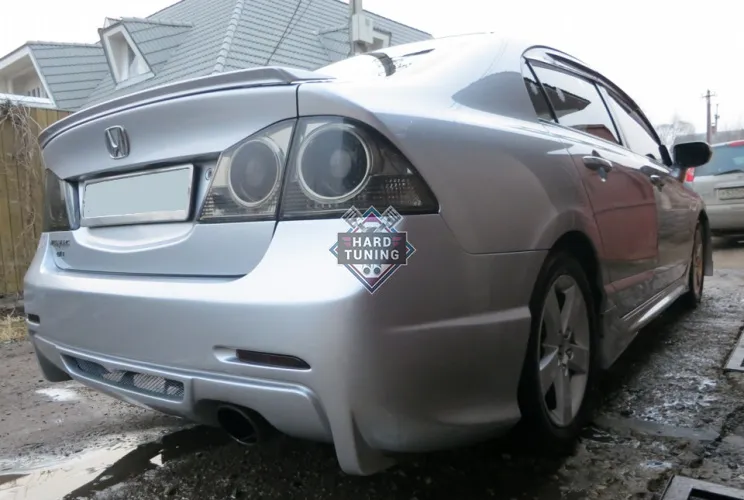 Задний бампер HYPER RACE Honda Civic 8 4D