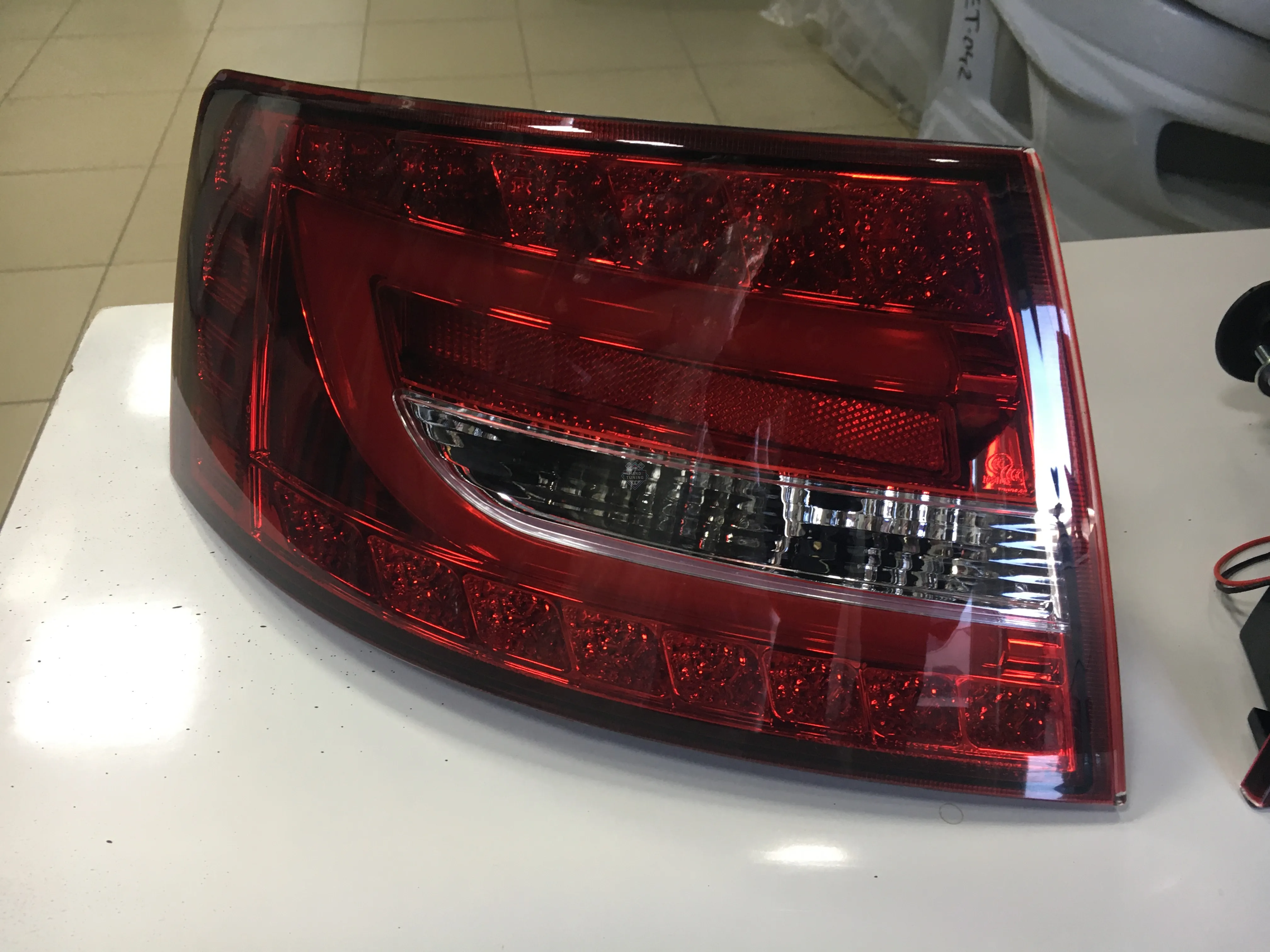 Задние фары AUDI A6 C6 (2005-2008) SEDAN 7PIN LED TAIL LIGHTS fits красно-белые
