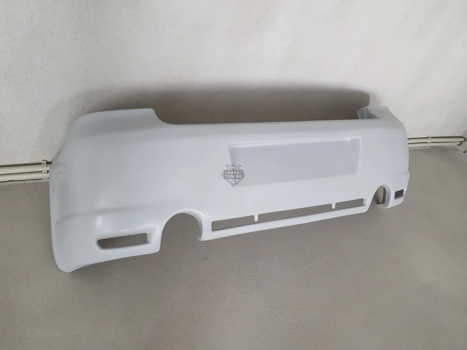 Задний бампер R32 Volkswagen Golf 4 Стеклопластик