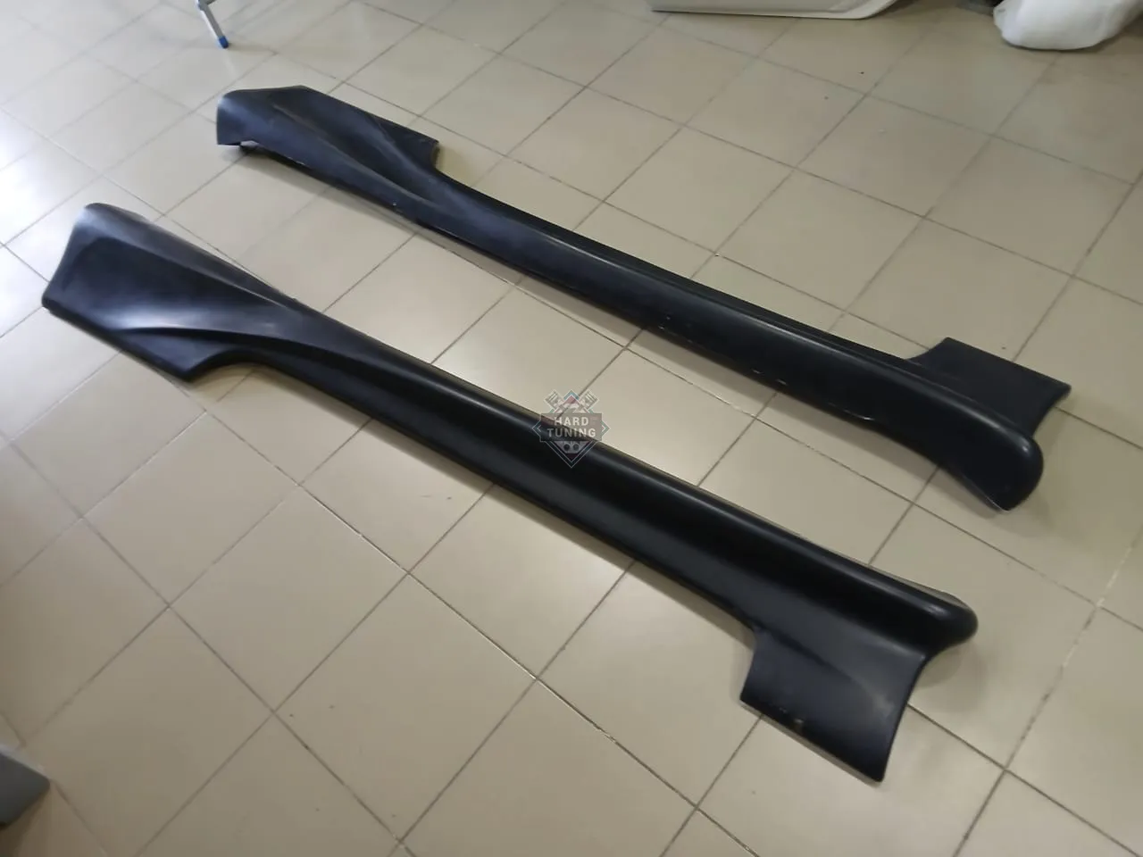Накладки на пороги Veilside Nissan Skyline R33
