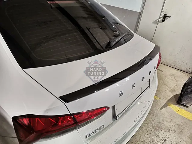 Спойлер Skoda Rapid штатный