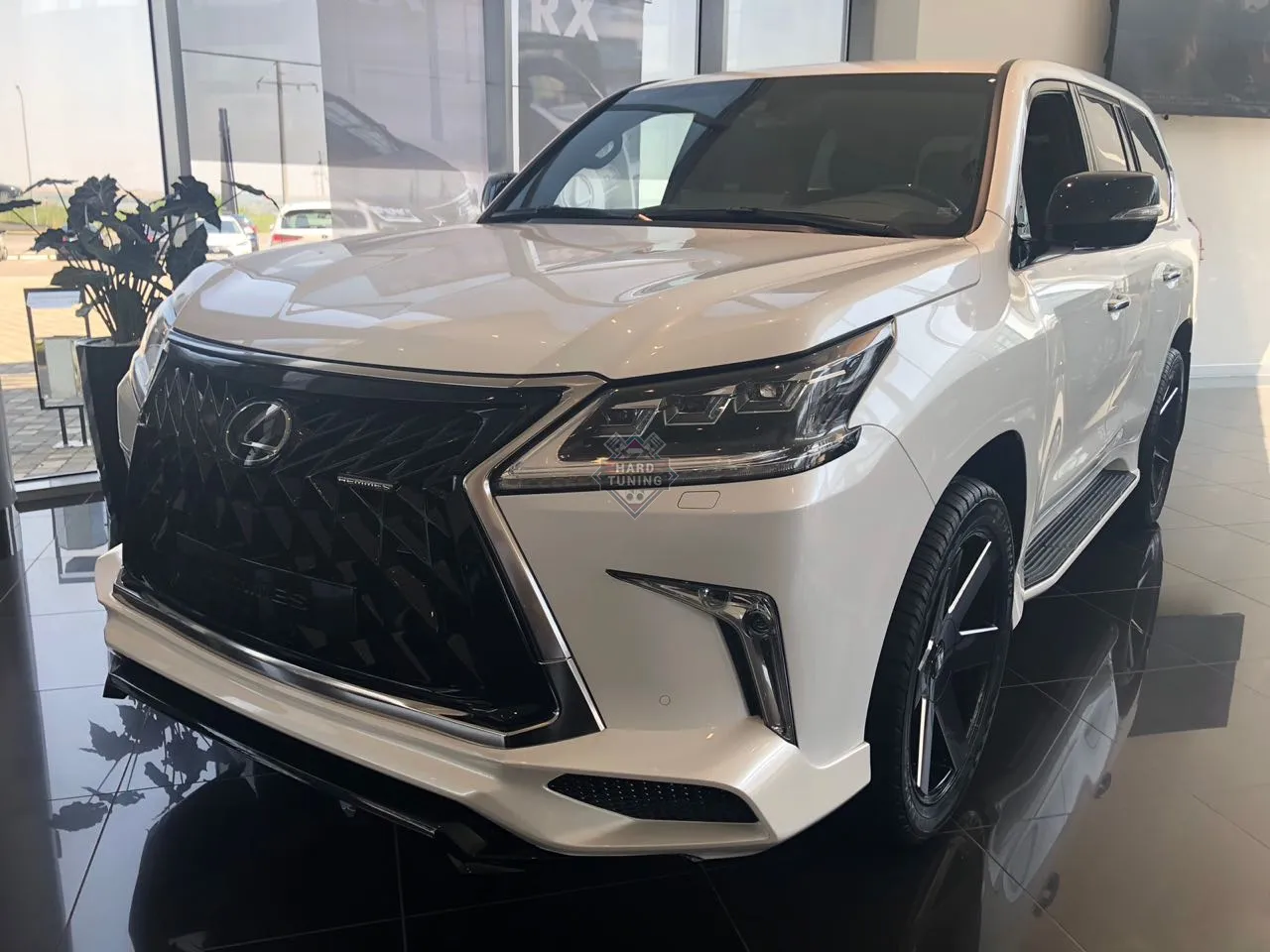 Решетка Радиатора HEMMES LEXUS LX570/450 (2016+)