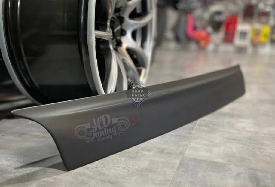Накладка на крышку багажника Subaru Forester SF Рестайлинг