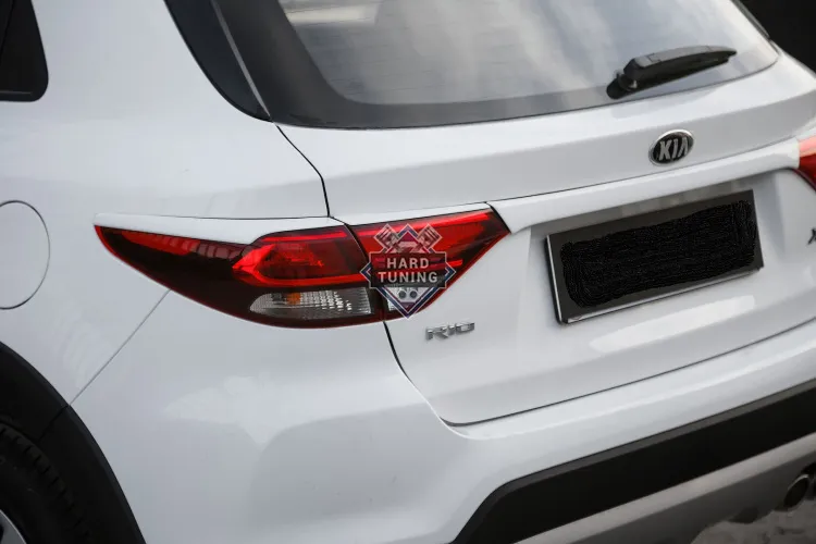 Накладки на задние фонари KIA RIO 4 X-LINE 2017-2020