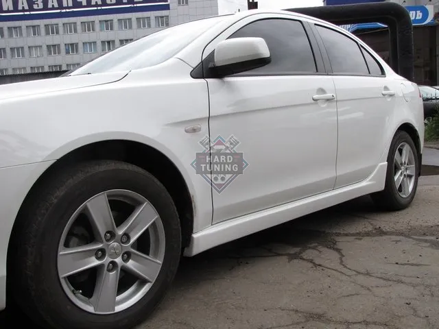 Накладки на пороги EVO Mitsubishi Lancer 10 (2007-2016) стеклопластик