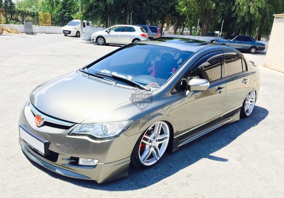 Накладка на передний бампер MUGEN Honda Civic 8 4D дорестайлинг стеклопластик