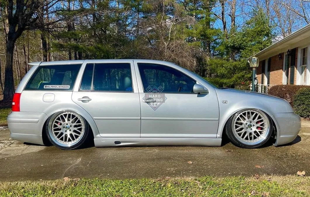 Накладки на пороги Caractere Volkswagen Golf 4