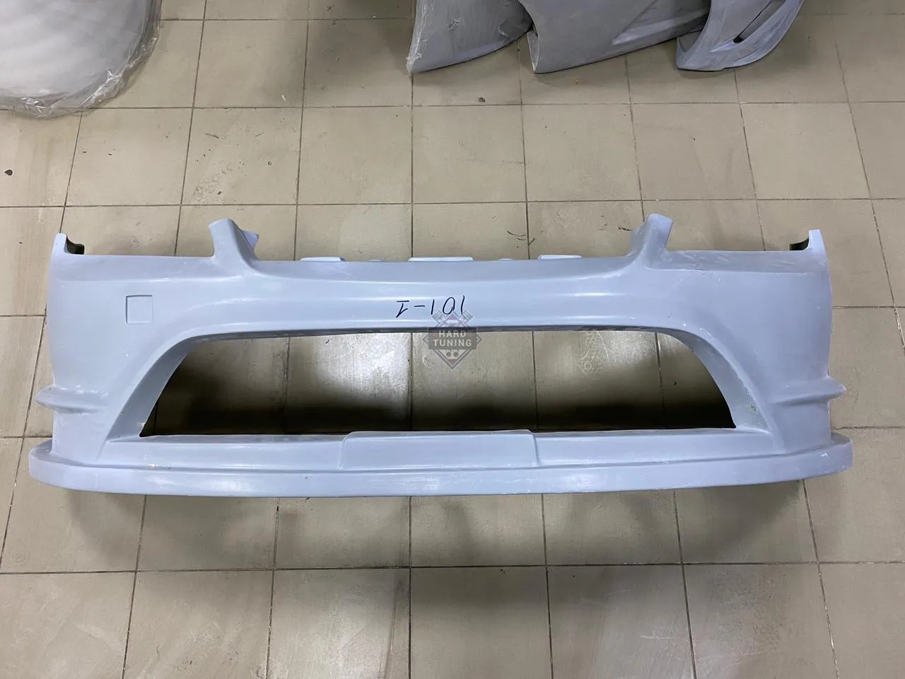 Передний бампер Ford Focus 2 дорестайлинг