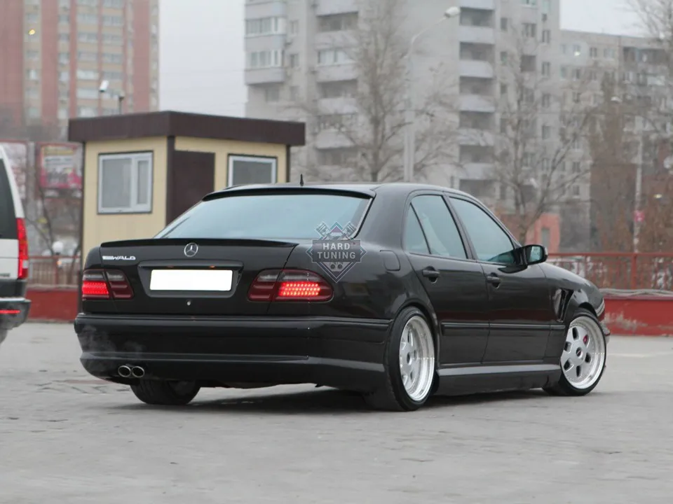 Накладки на пороги WALD Mercedes E-Class W210