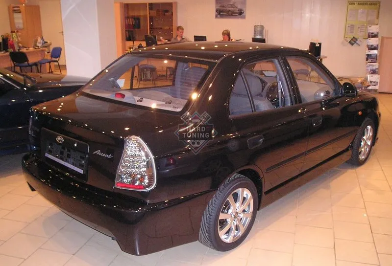 Накладки на пороги RACER Hyundai Accent