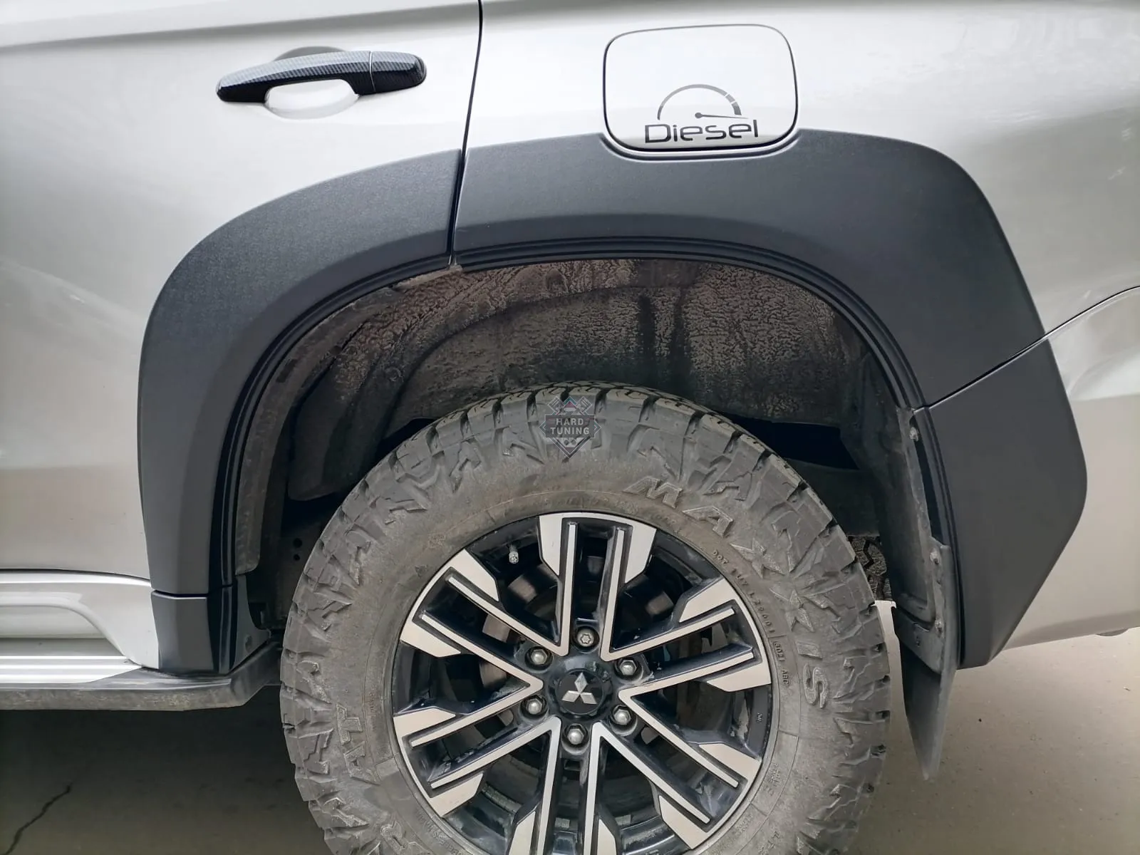 Расширители арок Mitsubishi Pajero Sport 3 2019-2023 рестайл +20мм